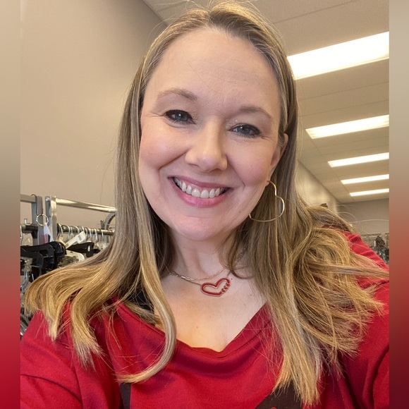 Meet your Posher, Celeste - Picture 1 of 2